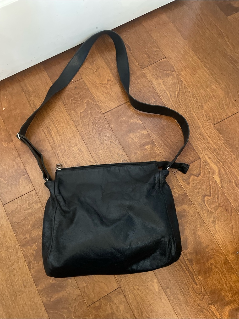 RUDSAK Black Leather Messenger Crossbody